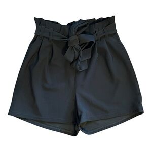 🟣Shosho Black Paperbag Waist Shorts – Size M